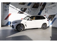 2023 BMW X5 xDrive45e 3.0L I6 AWD 8-Speed Automatic Sport EXTERIOR - MINERAL WHITE METALLIC INTERIOR... (image 3)