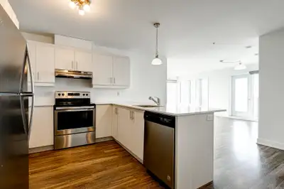 Studio | Rue Simon Lussier & Blvd. De La Seigneurie East