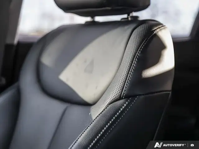 2023 Hyundai Santa Fe Preferred w/Trend Package Low Km | Leat...5905358261118668822