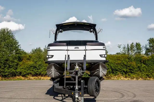 2024 Avalon WAKETOON in Powerboats & Motorboats in Rimouski / Bas-St-Laurent - Image 5
