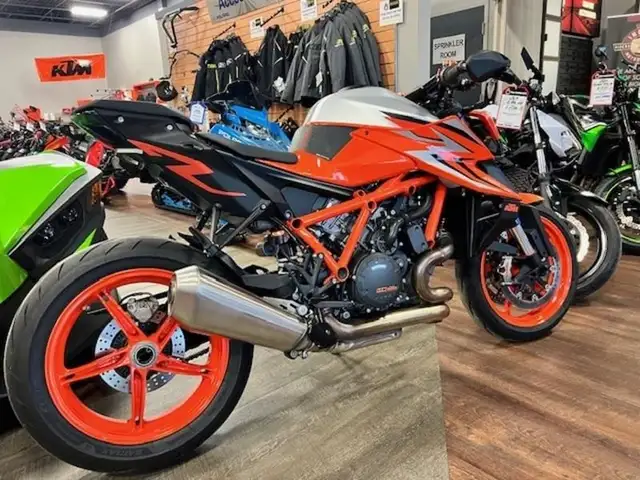 2023 KTM 1290 Super Duke R Evo in Sport Bikes in Oakville / Halton Region - Image 4