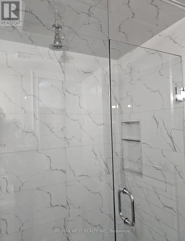 LOWER - 77 MURRIE STREET Toronto (Mimico), Ontario in Long Term Rentals in Mississauga / Peel Region - Image 6