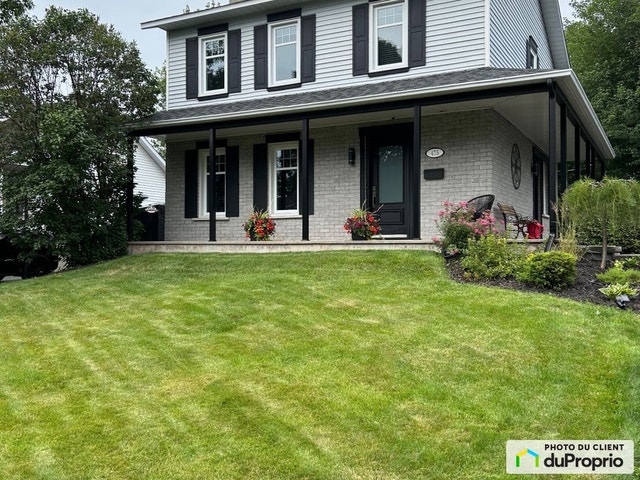 $615,000 - 2 Storey for sale in Sorel-Tracy — photo 1
