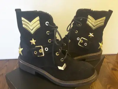 Brand New Women leather boots Size 9.5, View more