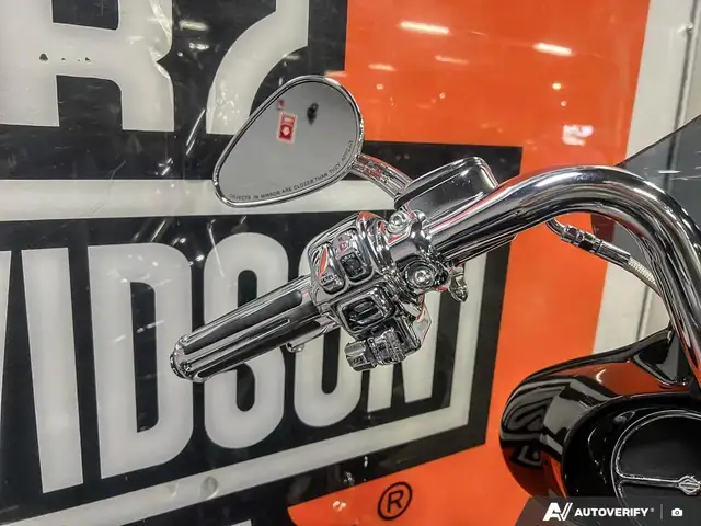 2006 Harley-Davidson FLHTCUSE CVO ULTRA CLASSIC in Sport Touring in Calgary - Image 16