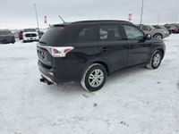 PRICE REDUCED!!! NO ACCIDENTS!!! AWD!! 7 PASSENGER!! ROOM FOR THE ENTIRE FAMILY!!! 2015 Mitsubishi O... (image 2)