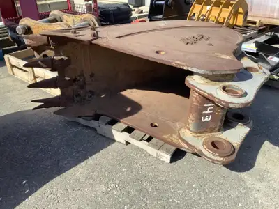 Welcome to Kent Farm Supplies Limited! JOHN DEERE 24in. EXCAVATOR BUCKET New/Used : Used Condition :...