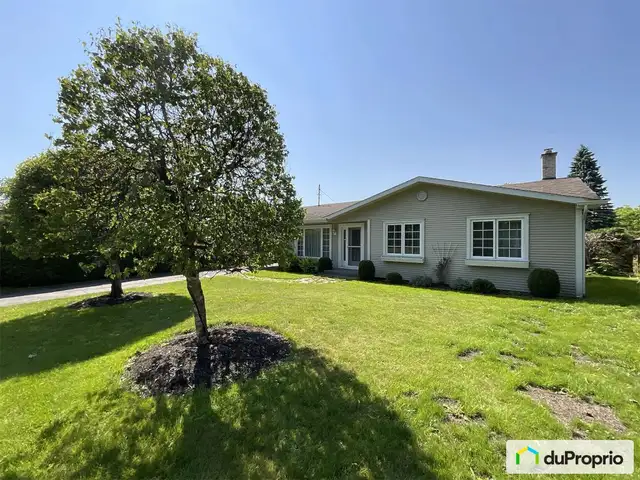 $420,000 - Bungalow for sale in Sherbrooke (Jacques-Cartier) in Houses for Sale in Sherbrooke - Image 2