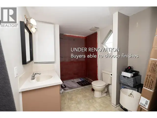 756 GIBSONS WAY Gibsons, British Columbia in Condos for Sale in Sunshine Coast - Image 15