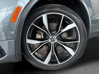 Step into luxury, performance, and premium European styling with this stunning 2022 Volkswagen Tigua... (image 1)