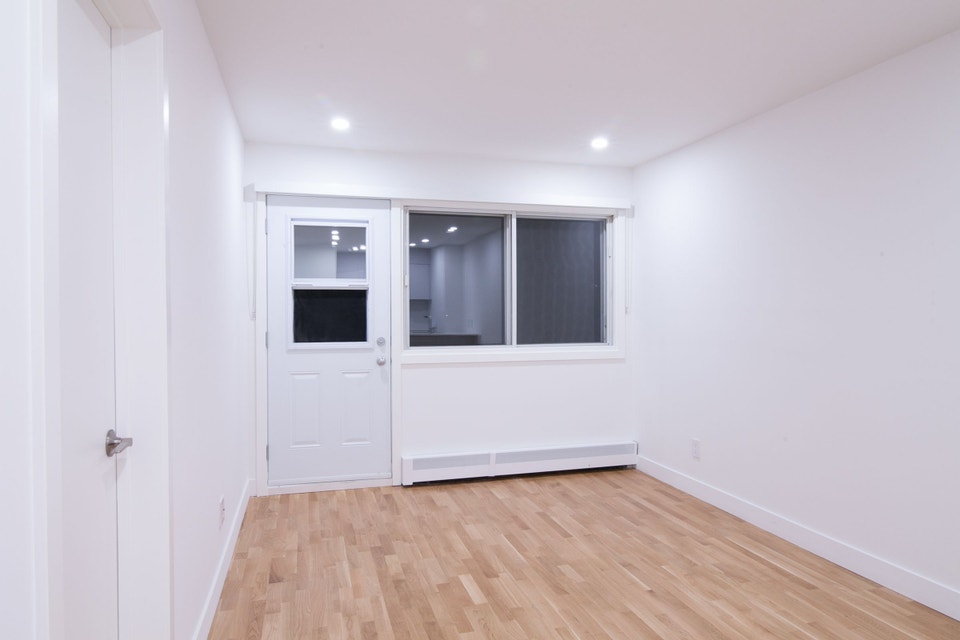fully renovated 3.5 apartment in Verdun, October 1 - ID 2981 3