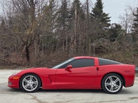 Powerful 6.2L V8 engine with manual transmission - Premium audio system with satellite radio - Advan... (image 6)