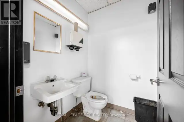 2B - 10 CENTENNIAL ROAD Orangeville, Ontario in Commercial & Office Space for Rent in Oakville / Halton Region - Image 17