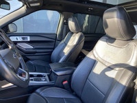 CLEAN CARFAX ONE OWNER, Heated and Cooled Front Seats, Heated Steering Wheel, 360 Camera, ADAPTIVE C... (image 6)