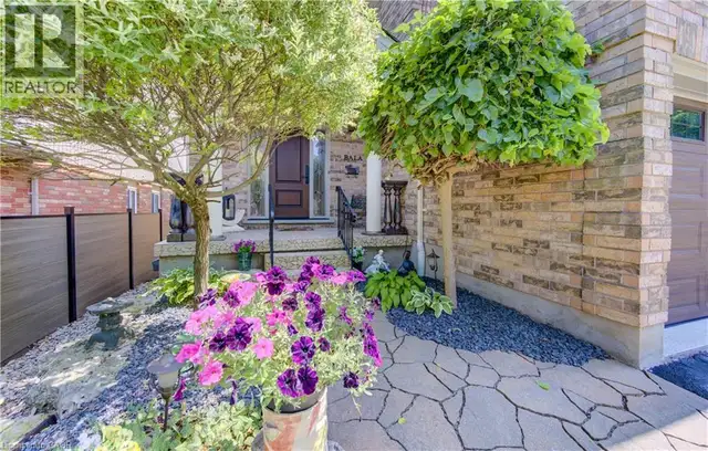 74 FOREST EDGE Trail Kitchener, Ontario in Houses for Sale in Kitchener / Waterloo - Image 4