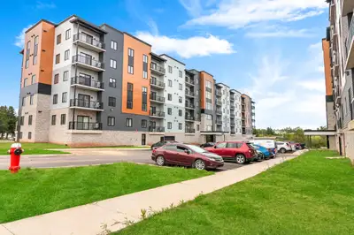 Building Overivew Available Sept 1st First Month Rent Free and Underground Parking Included! - North...