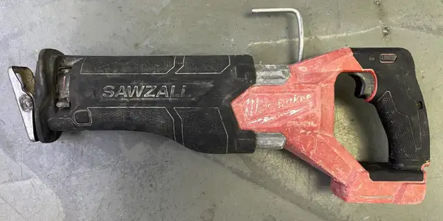 Milwaukee M18 FUEL GEN-2 18V Brushless Cordless Sawzall in Power Tools in Mississauga / Peel Region - Image 4