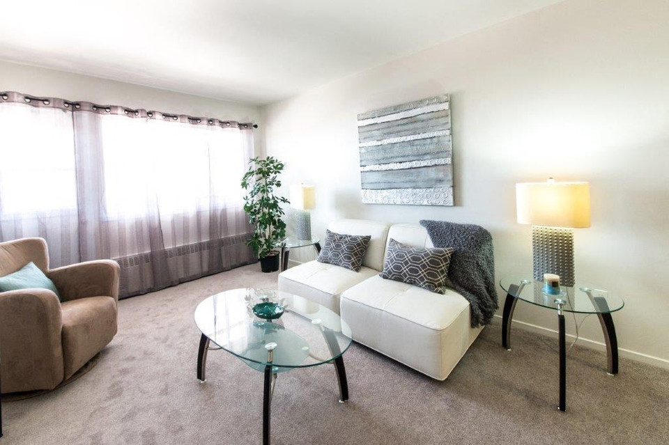 Apartment for Rent: Bachelor E - Westview Place in Long Term Rentals in Kingston