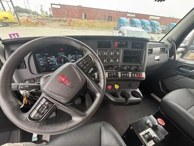 2026 Kenworth T880 in Heavy Trucks in Moncton - Image 5