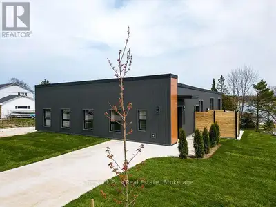 Fully renovated commercial conversion duplex located on Owen Sound's west side near the water. Two b...