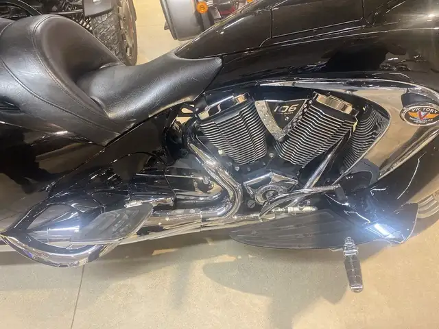 2008 Victory Motorcycles Vision Tour in Sport Touring in Guelph - Image 4