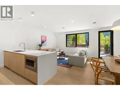 Welcome to Townhome 1104—where modern mountain living meets unbeatable flexibility in the heart of R...