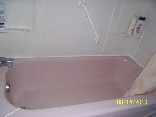 A student room for rent beside University of Waterloo in Room Rentals & Roommates in Kitchener / Waterloo - Image 4