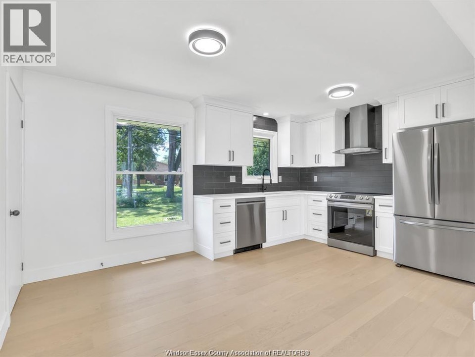 2445 TODD LANE#Upper Unit LaSalle, Ontario 4
