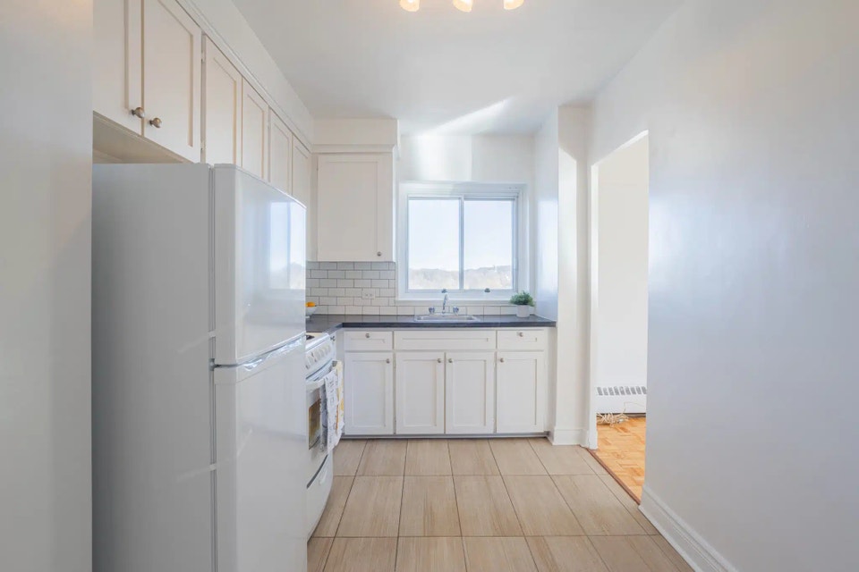 GRAND 3 1/2, 1 chambre, louer, rent, downtown, CDN, Montréal 4