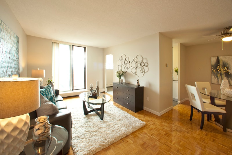 Spacious 3 bdrm apartment for rent minutes to Downtown Barrie! Long