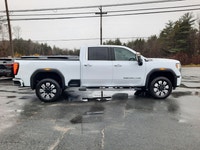Engine: Duramax 6.6L Turbo-Diesel V8 B20-Diesel compatible L/100Km City: 0.0 L/100Km Hwy: 0.0 Safety... (image 4)