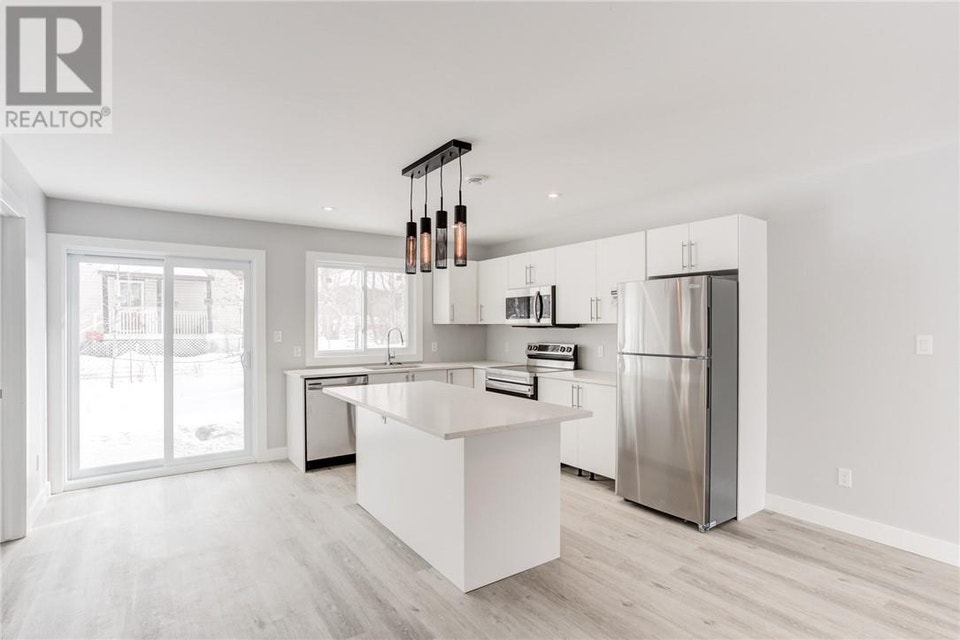 2165 Falconbridge Garson, Ontario 2