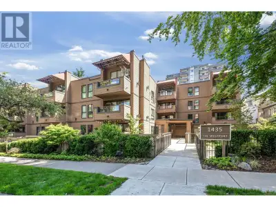 Don´t miss this chance to transform a spacious, west-facing 1-bed + solarium in a vibrant, walkable...