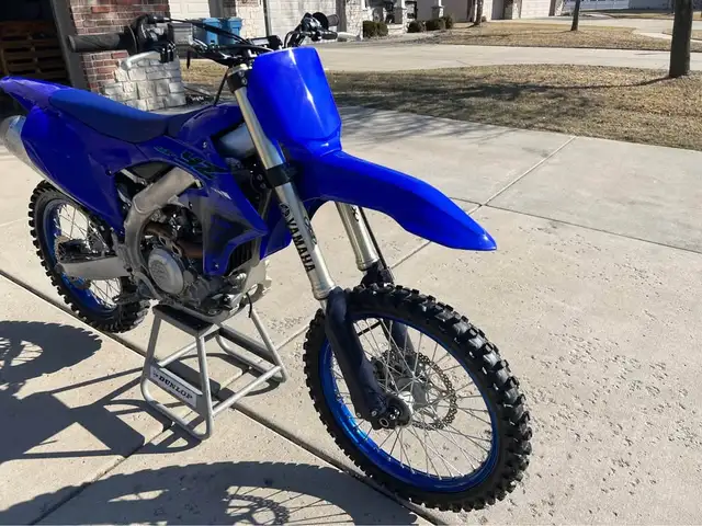 2024 YAMAHA YZ450F-BLUE! in Dirt Bikes & Motocross in Thunder Bay - Image 5
