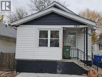 ALL INCLUSIVE(gas, hydro, internet), 2 bedroom basement apartment for rent. Shared laundry. Secured...