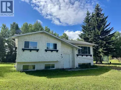 Affordable six-bedroom, two-bathroom family home on a large 0.45 acre property with a huge backyard...