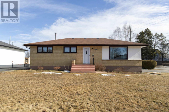 101 Black Bay CRES Thunder Bay, Ontario in Houses for Sale in Thunder Bay