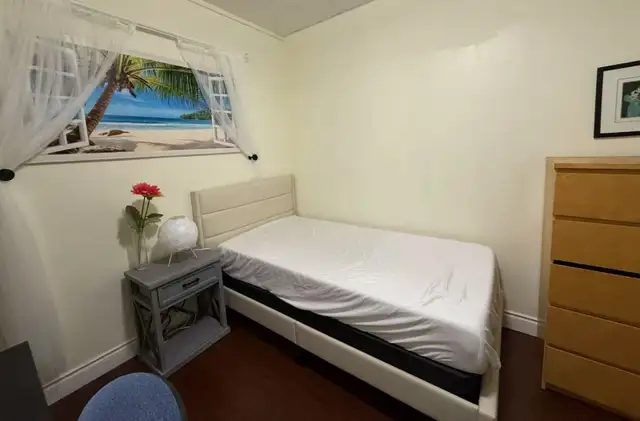 Room For Rent At Spadina/Dundas Single Male Only