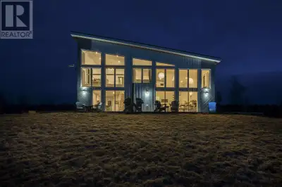 Spectacular Bay of Fundy Views | Turn-Key 2-Unit Home | 3.6 Acres Waterfront (Bluff) in Harbourville...