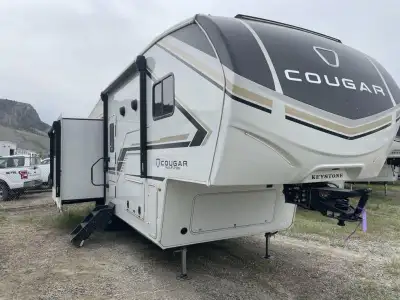 We are looking for good pre owned Rv's to buy or consign!! Keystone Cougar Half-Ton fifth wheel 26RK...