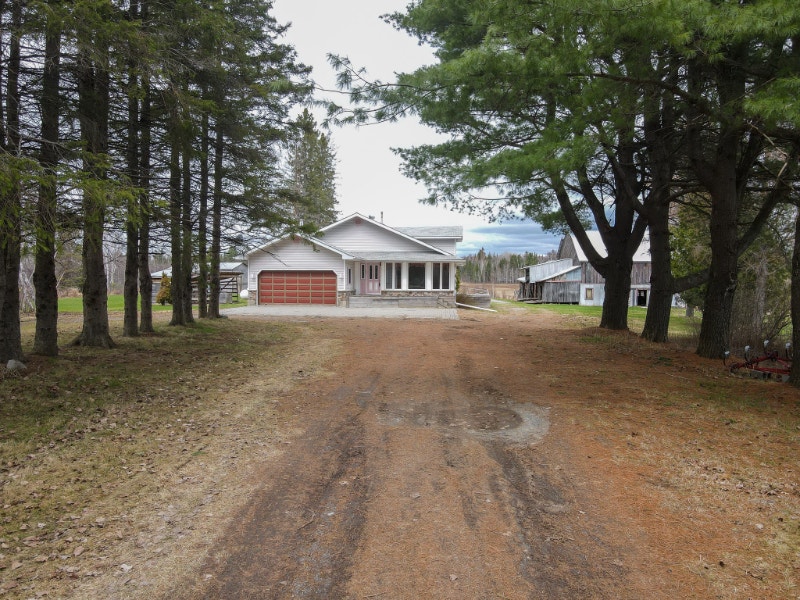 Hobby Farm/Homestead in Warren Ontario Houses for Sale North Bay