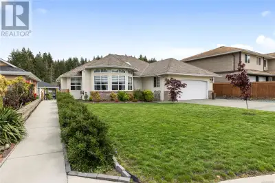 CHARMING UPDATED HOME WITH WHEELCHAIR-FRIENDLY SUITE ~Welcome to this beautifully updated home, desi...