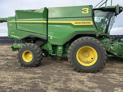 Welcome to Horizon Ag & Turf Location: Horizon Ag & Turf Lloydminster 2025 John Deere S7 900 Combine...