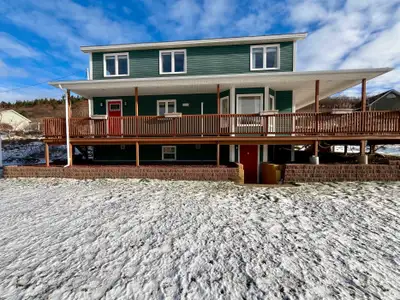 144 Main Road, Petty HarbourMaddox Ocean View Home for Lease! Enjoy breathtaking ocean views in this...