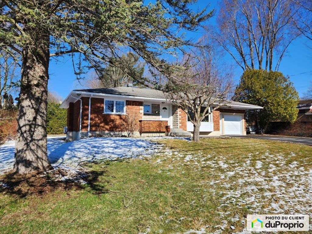 $715,000 - Bungalow for sale in Cowansville — photo 1