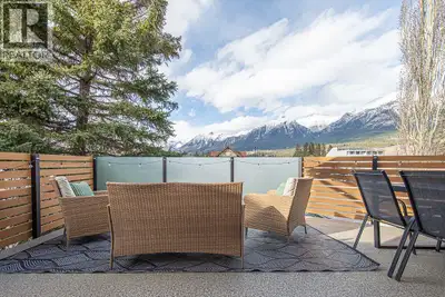 Welcome to a beautifully finished home that perfectly blends modern design with everyday functionali...