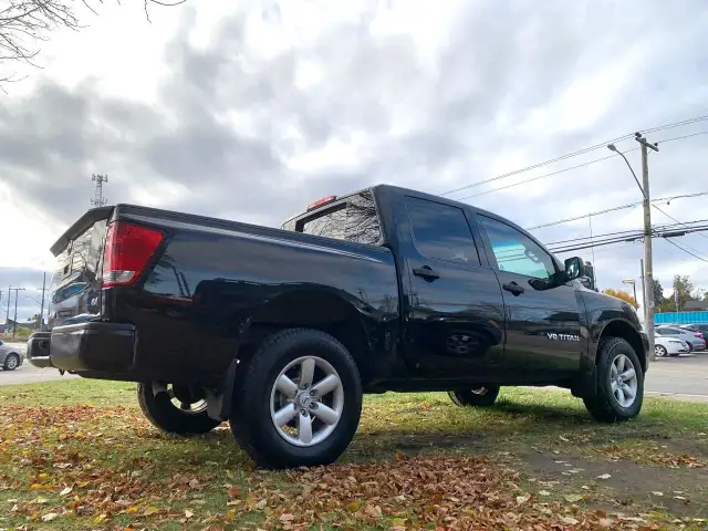 2015 NISSAN TITAN CREW 4X4 1 OWNER CERTIFIED in Cars & Trucks in Guelph - Image 6