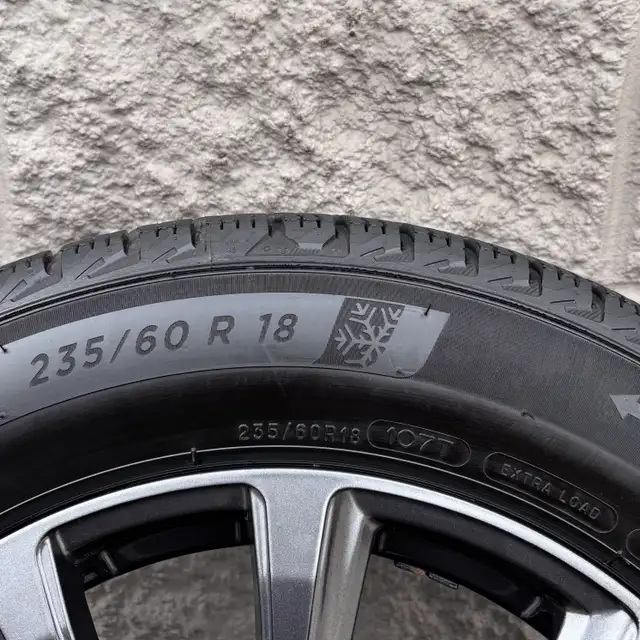 (95%) 4x 235/60R18 Michelin Winters w/ Volvo XC60 & XC90 Rims in Tires & Rims in City of Toronto - Image 8