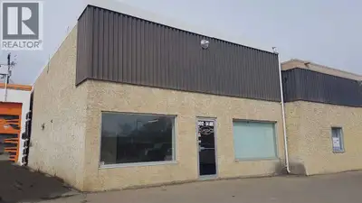 This 1,986 SF building in Riverside Meadows is available for sale. This well kept building has a fro...