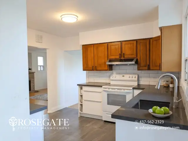 All-Inclusive 2-Bedroom Multiplex Unit with Fireplace, Backyard  in Long Term Rentals in Hamilton - Image 3